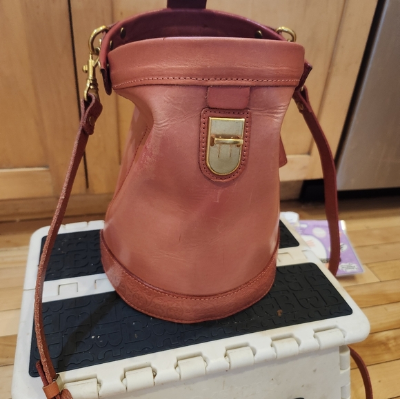 Old Trend Leather Handbag and Crossbody - Picture 3 of 5